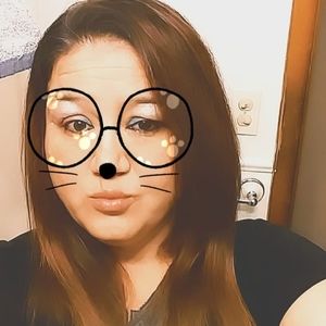 Meet your Posher, Eva